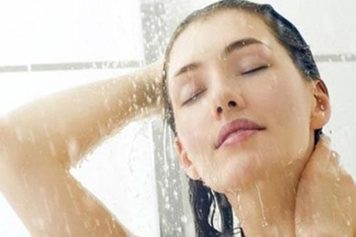 Bạn nên tắm bao nhiêu lâu là hợp lý?
