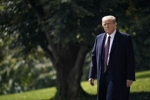'Tôi chưa từng thấy ông Trump cô độc đến vậy'