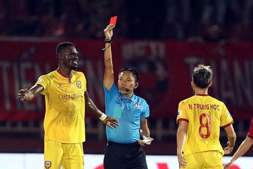 HLV Phạm Minh Đức: 'Hôm nay Hà Tĩnh thua do trọng tài'