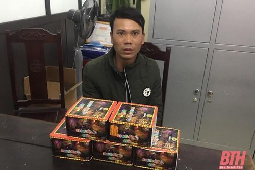 Bắt đối tượng vận chuyển trái phép 8,5 kg pháo nổ