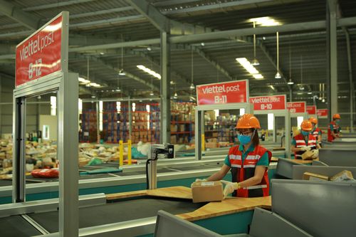 Khai trương trung tâm Logistics tự động tiết kiệm 91% nhân lực