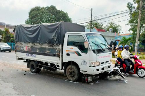 Xử phạt hành chính 828 trường hợp vi phạm trật tự an toàn giao thông