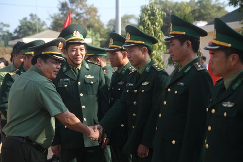 Thiếu tướng Rah Lan Lâm thăm, chúc Tết tại huyện Chư Prông