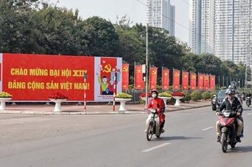 Hà Nội sương mù giăng kín, ngày có mưa nhỏ vài nơi
