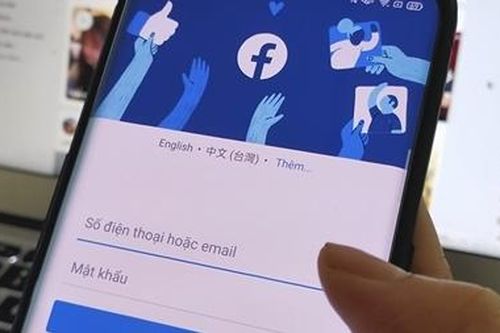 Facebook trấn an người dùng bị đăng xuất tài khoản