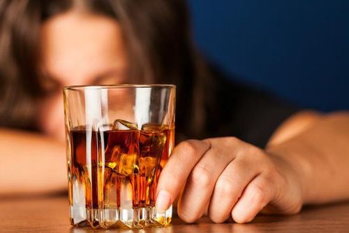 Những tác hại đáng sợ nếu lạm dụng bia rượu