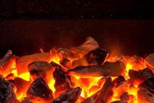 Tai nạn trẻ em liên tiếp xảy ra từ việc sưởi ấm bằng than củi chống rét ở vùng cao