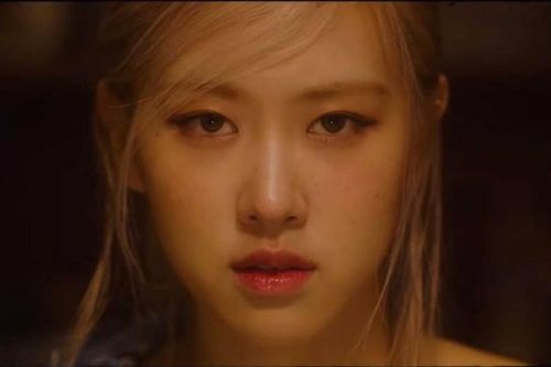 Chỉ 33 giây nhưng teaser riêng của Rosé cài cắm cực nhiều chi tiết liên quan tới BLACKPINK