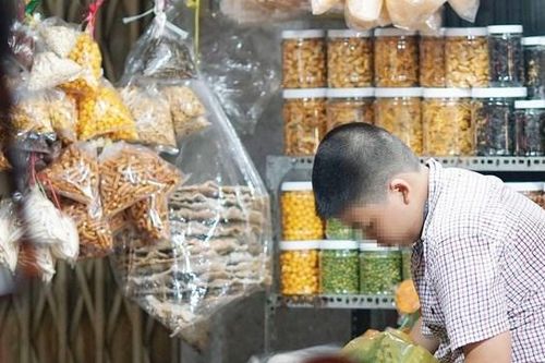 Thực phẩm gắn mác 'made in nhà làm' ồ ạt tung ra thị trường những ngày cận Tết