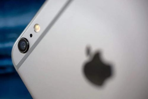 Apple lại bị kiện