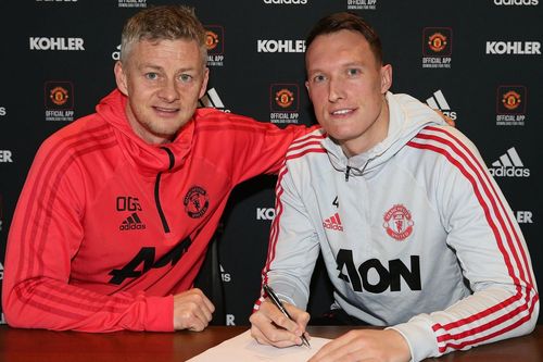Bi kịch của Phil Jones ở Man Utd