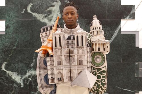 Balenciaga, Louis Vuitton lăng xê trang phục dị trên sàn diễn