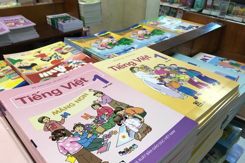 Công ty sách 'sống sót' nhờ mua bán cổ phiếu