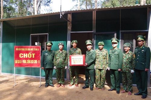 Bộ Tư lệnh Biên phòng thăm, chúc Tết vùng biên giới khu vực miền trung