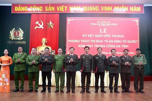 Ký giao ước phong trào thi đua 'Vì an ninh Tổ quốc' năm 2021