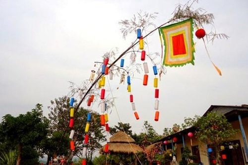 Dựng cây nêu ngày tết, điện giật ba người thương vong