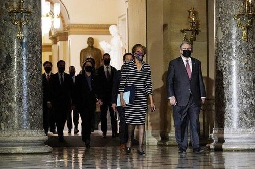 Hạ viện Mỹ chuyển cáo buộc luận tội ông Trump lên Thượng viện