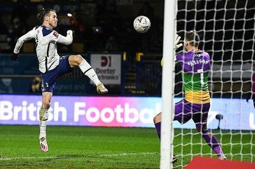Bale và Son tỏa sáng, Tottenham ngược dòng đi tiếp