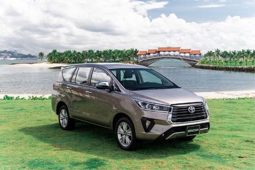 Chọn Innova đón năm mới, 'trâu vàng' sinh tài lộc