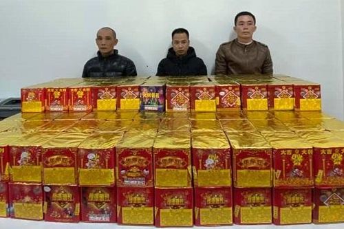 'Nóng' tình trạng buôn pháo nổ những ngày cận Tết