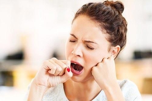 Cách loại bỏ cơn buồn ngủ trong khi làm việc