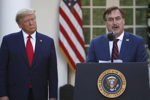 Twitter cấm vĩnh viễn người khẳng định ông Trump 'đắc cử'