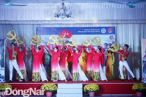 Chương trình nghệ thuật mừng Đại hội Đại biểu toàn quốc lần thứ XIII của Đảng
