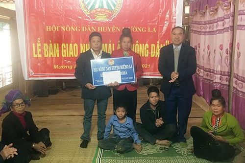 Bàn giao nhà 'Mái ấm nông dân' cho hội viên có hoàn cảnh khó khăn