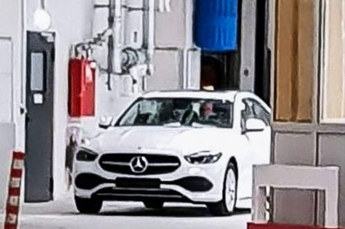 Mercedes-Benz C-Class 2022 lộ diện không che chắn