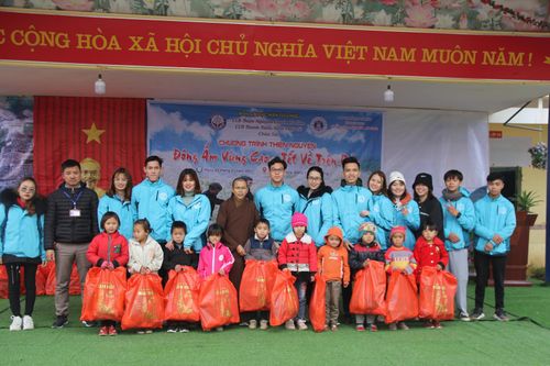 Chùa Sủi với chương trình 'Đông ấm vùng cao'
