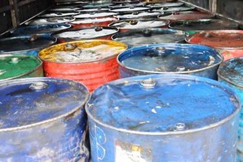 Bắt xe tải chở hơn 6 tấn chất thải nguy hại đến TP Hồ Chí Minh