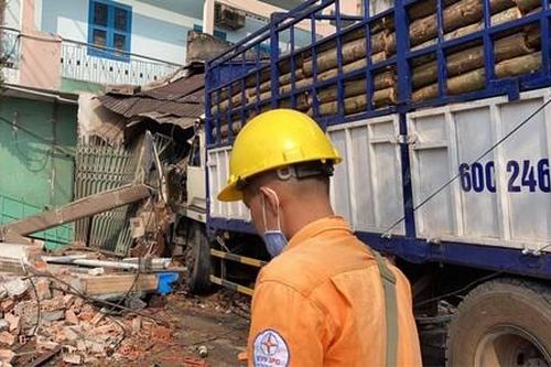 Vụ xe tải tông loạn xạ, cán nhiều xe máy: Do mất thắng