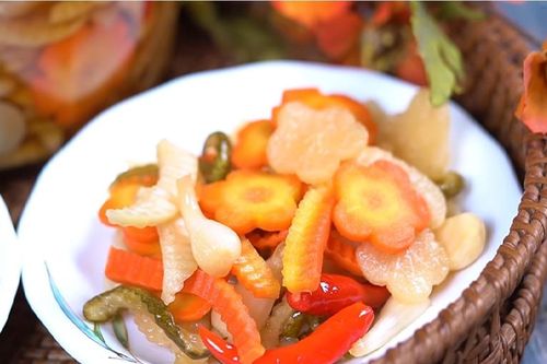 Món ngon chống ngán ngày Tết: Dưa món miền Trung