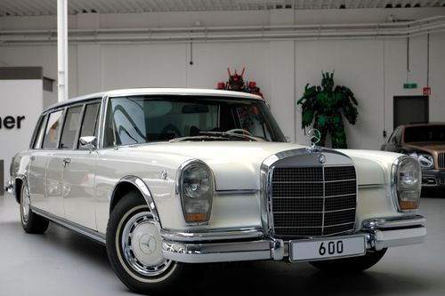 Cận cảnh Mercedes-Benz 600 Pullman đời 1975, giá 2,6 triệu USD