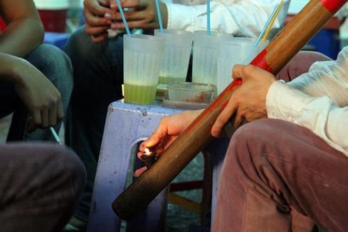 Nam thanh niên 18 tuổi co giật toàn thân, ngã đập đầu sau khi hút thuốc lào