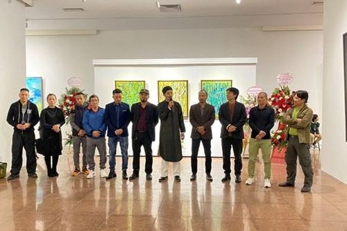 'Sóng' - Triển lãm của những người con đất Cảng tại Hà Nội