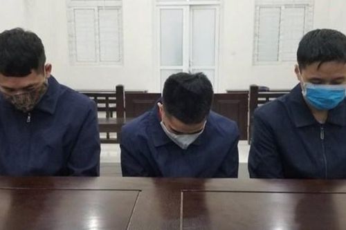 Thiếu nữ bị nhóm 'chăn dắt' công khai rao bán trên Facebook