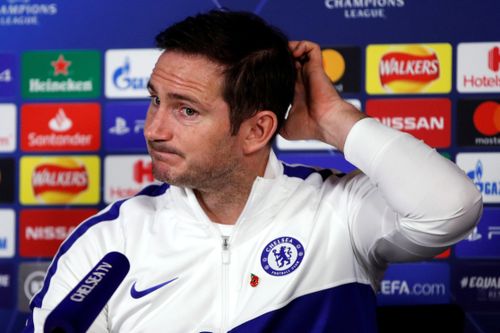 Lampard từ chối tạm biệt học trò trên sân tập