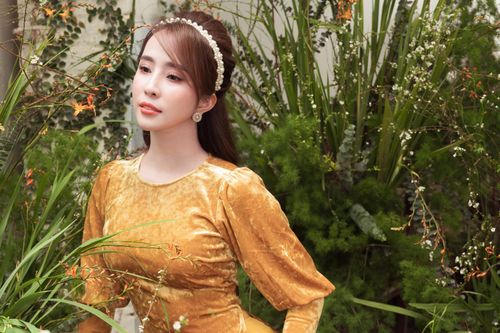 Stylist gợi ý cách mặc áo dài đẹp đón Tết Tân Sửu