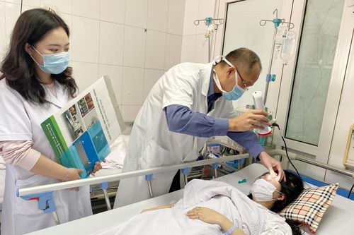 Cô gái gặp biến chứng sau khi tiêm filler nâng mũi
