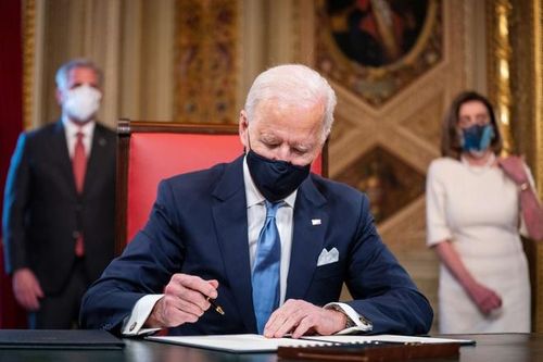 Tổng thống Joe Biden ký sắc lệnh chống nạn phân biệt chủng tộc