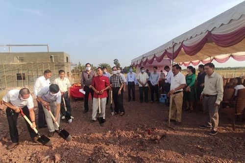 Khởi công nhà sinh hoạt cộng đồng cho người gốc Việt Nam ở Campuchia