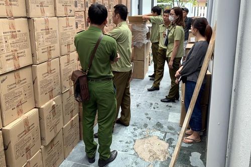 'Lộ' kho hàng lậu!