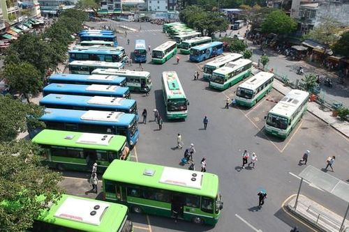 TPHCM: Xe buýt phục vụ không nghỉ tết