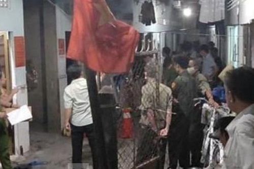 Chồng chặn đường tưới xăng định đốt vợ cũ vì không chia tài sản
