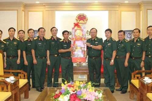 Bộ Tư lệnh Quân khu 7 thăm, chúc Tết Bộ Tư lệnh BĐBP