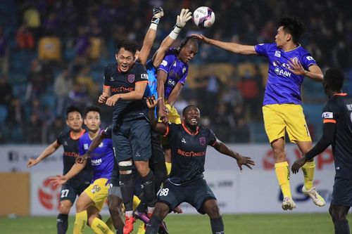 CLB Hà Nội nguy cơ trắng tay