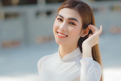 Nụ cười 'tỏa nắng' của nữ sinh viên đất Tây Đô