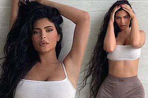 Nữ tỷ phú Kylie Jenner lại gây 'bão' khi khoe body đồng hồ cát, đẹp như tạc tượng