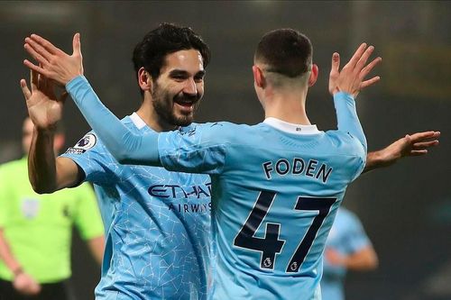Premier League: Man City lên ngôi đầu, Liverpool bị đá khỏi tốp 4